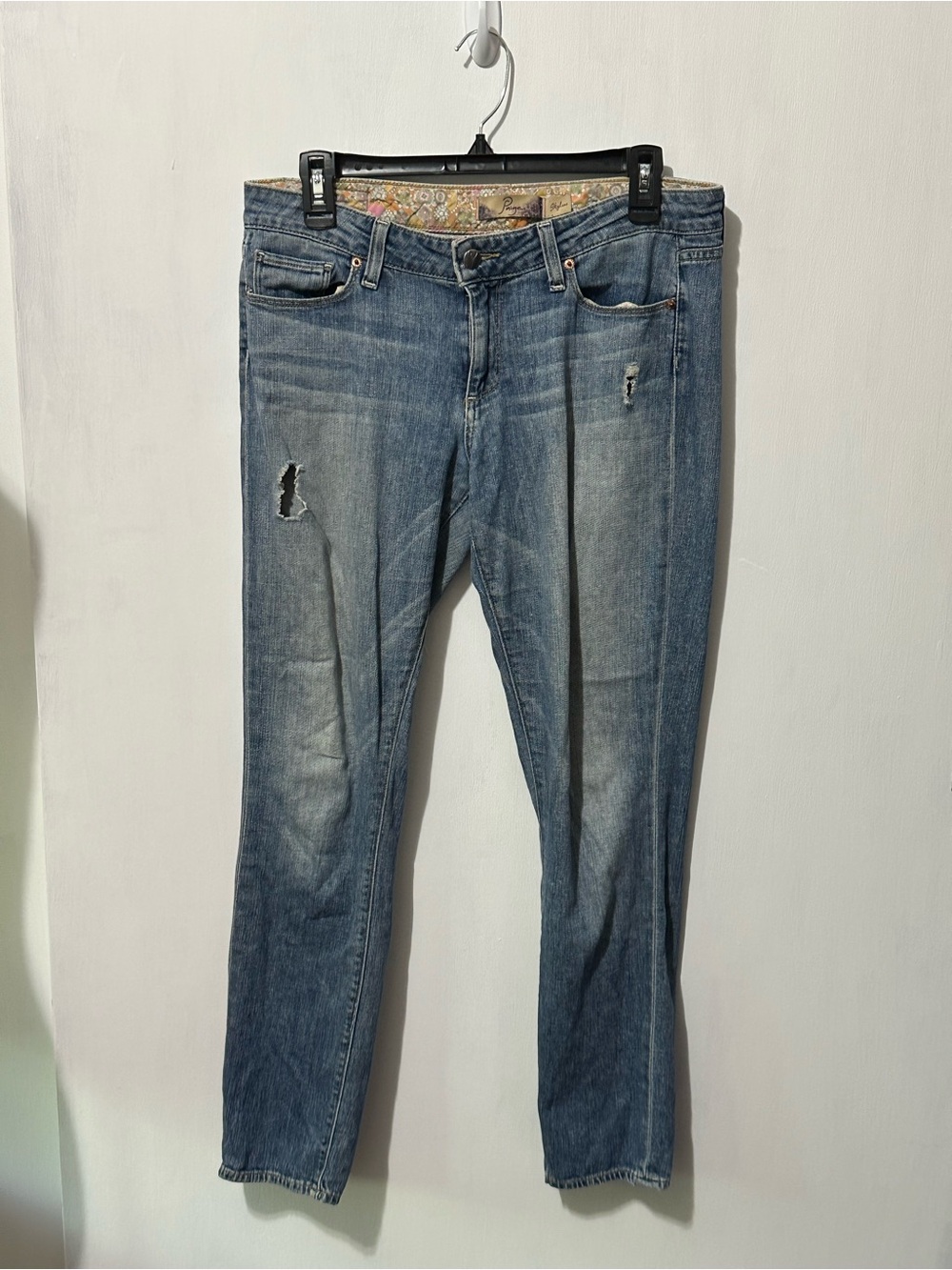 PAIGE slight-wash distressed women's jeans classic slim fit distressing size 30